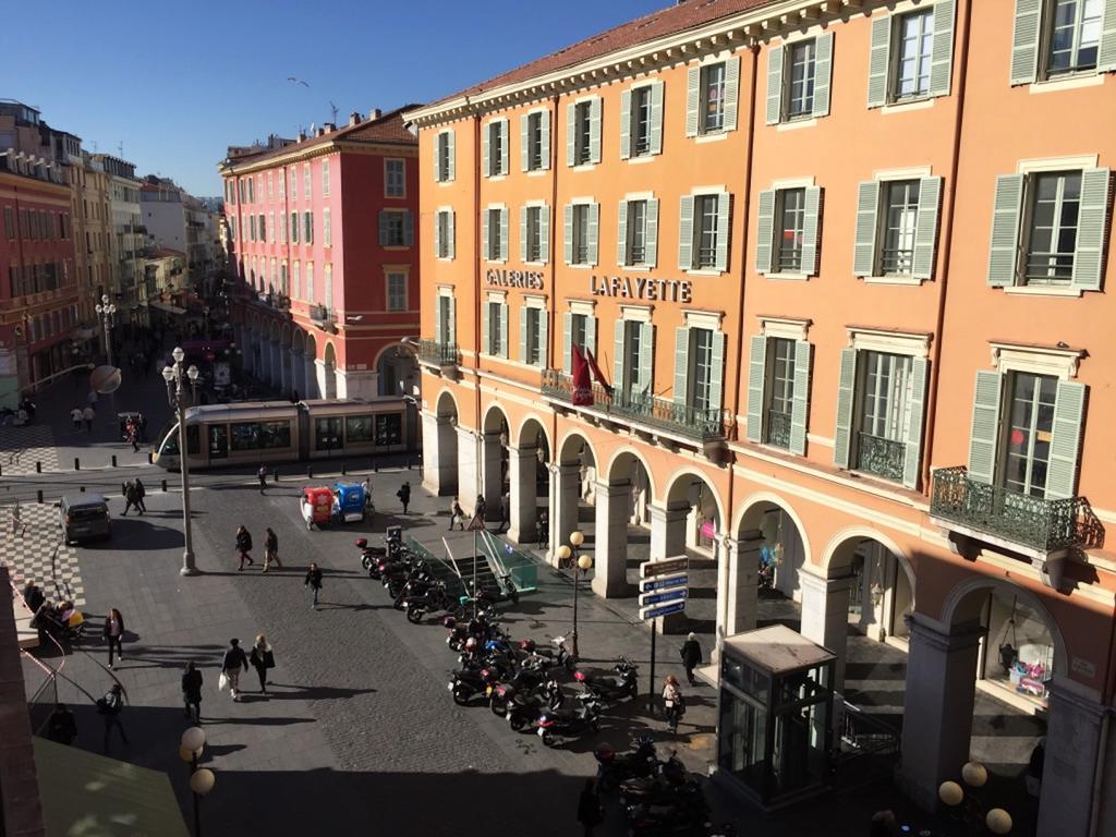 2 Bedrooms Appartement In Central Location On The Famous Place Massena Nice Dış mekan fotoğraf